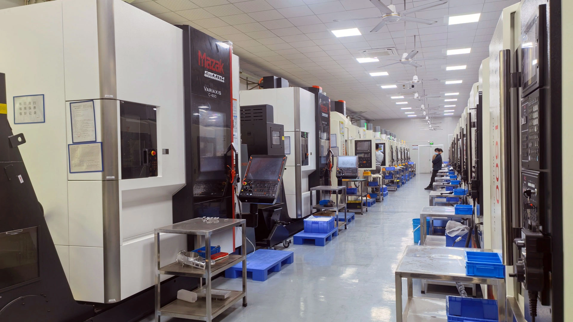 High rigidity precision machining center equipped with full closed-loop control and thermal compensation system